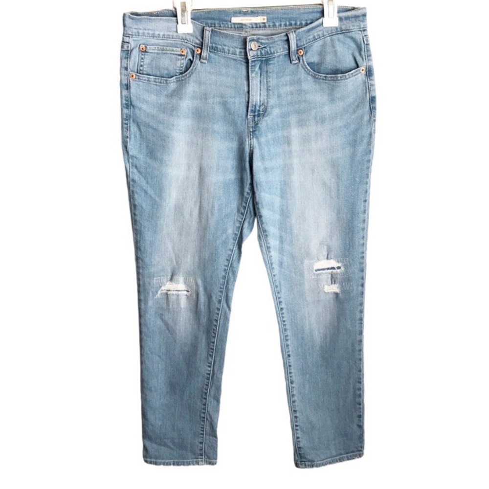 LEVI'S Light Wash Distressed Boyfriend Jeans 31
